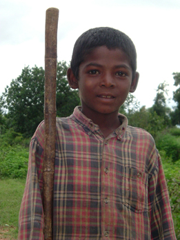 Povero bambino col sorriso, India